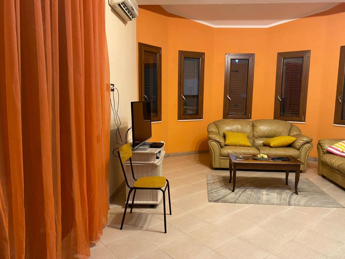 The Orange House Panzió Assemini Kültér fotó